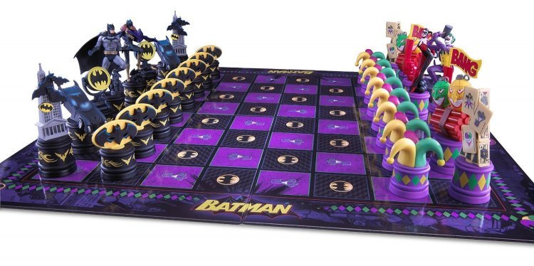 Шахи Бетмен The Batman Chess Set (The Dark Knight vs The Joker) Шахи Бетмен The Batman Chess Set (The Dark Knight vs The Joker)