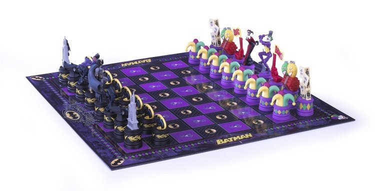 Шахи Бетмен The Batman Chess Set (The Dark Knight vs The Joker) Шахи Бетмен The Batman Chess Set (The Dark Knight vs The Joker)