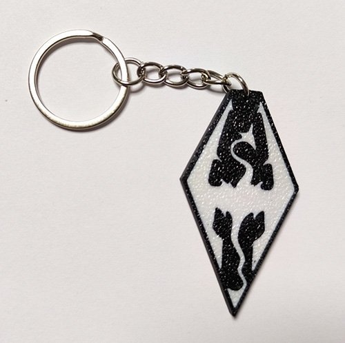 Брелок Skyrim Keychain Скайрім ABS пластик 5 см. Брелок Skyrim Keychain Скайрім ABS пластик 5 см.
