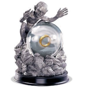 Статуэтка Lord of the Rings Gollum My Precious Globe Sculpture