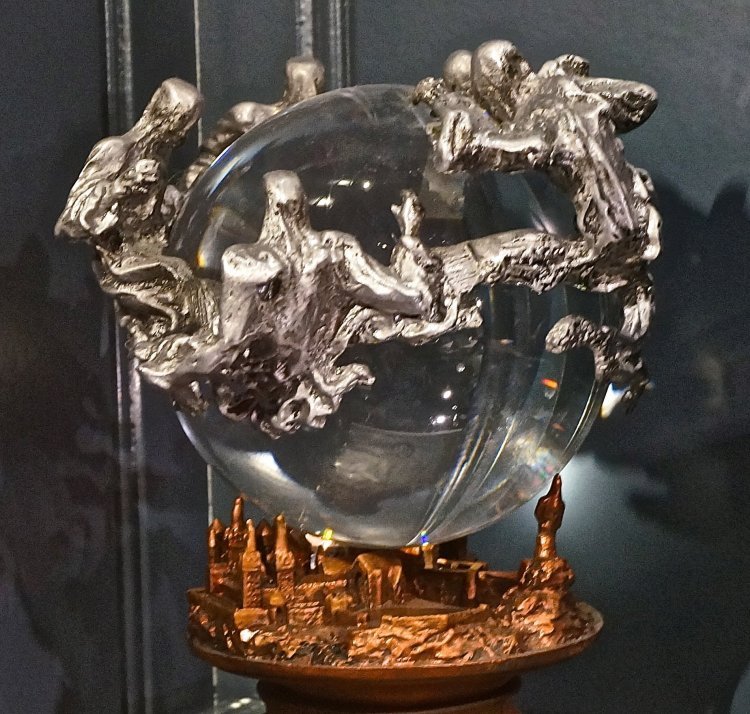 Статуэтка Harry Potter Dementors Crystal Ball Статуэтка Harry Potter Dementors Crystal Ball