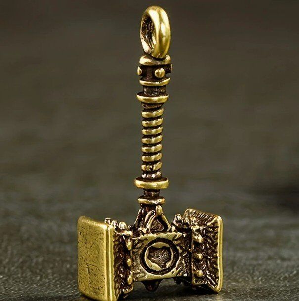 Брелок World of Warcraft Doomhammer Варкрафт латунь 6 см. Брелок World of Warcraft Doomhammer Варкрафт латунь 6 см.