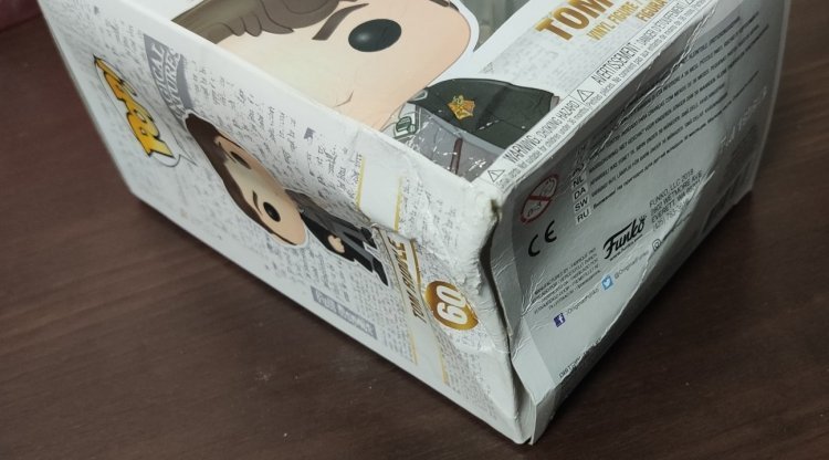 Фигурка Funko Pop Harry Potter: Tom Riddle Фанко Том Реддл (Exclusive) damaged box Фигурка Funko Pop Harry Potter: Tom Riddle Фанко Том Реддл (Exclusive) damaged box