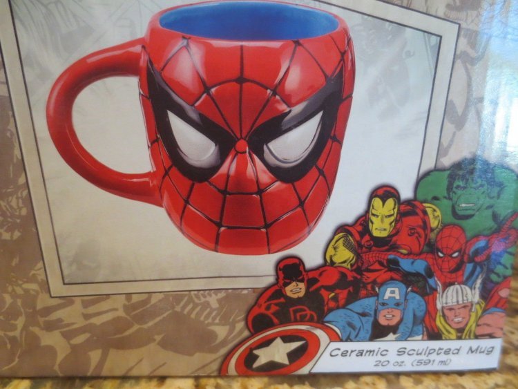 Чашка Spiderman - Sculpted 20 oz. Ceramic Mug Чашка Spiderman - Sculpted 20 oz. Ceramic Mug