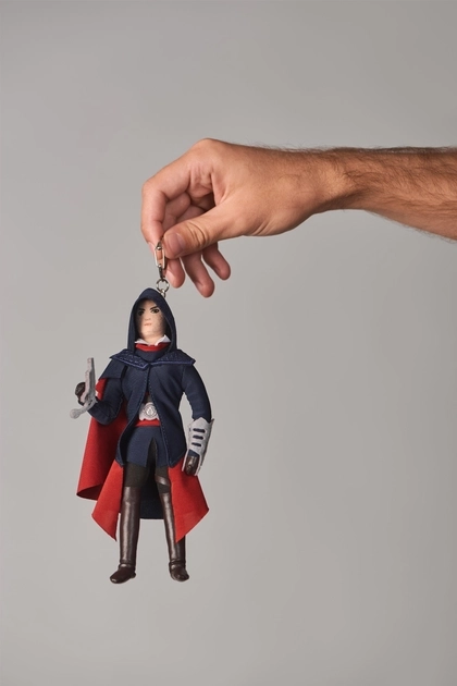 Брелок WP Merchandise плюшевий ASSASSINS CREED Evie Frye 20 см. Брелок WP Merchandise плюшевий ASSASSINS CREED Evie Frye 20 см.