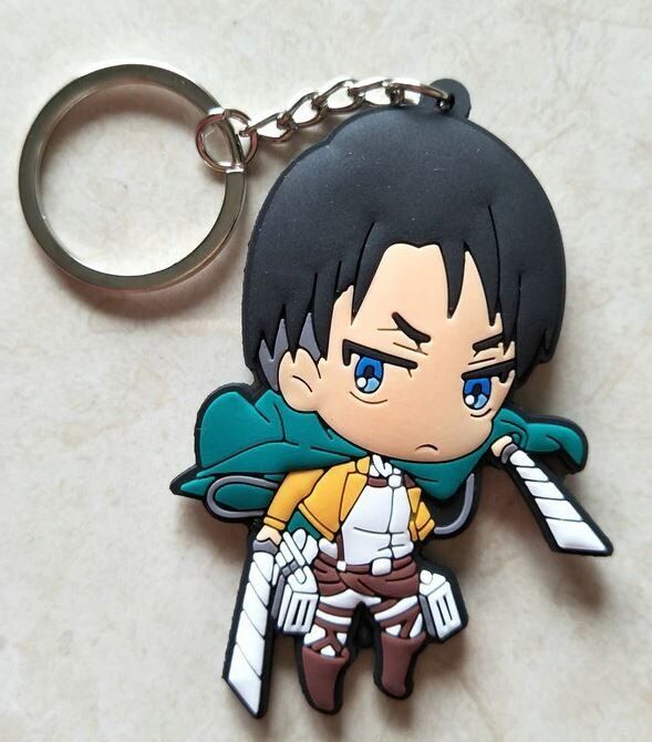 Двосторонній брелок для ключів з аніме Атака Титанов - Леві