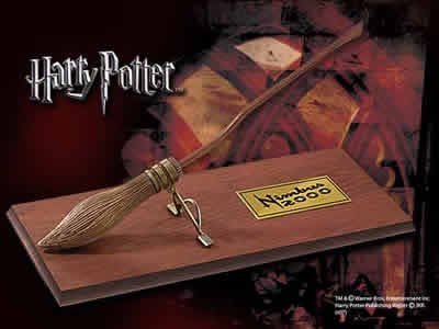 Статуетка Nimbus 2000 Scale Model Miniature Статуетка Nimbus 2000 Scale Model Miniature