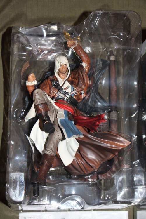Статуетка Assassins Creed 4 Black Flag Edward Kenway LIMITED EDITION Statue Статуетка Assassins Creed 4 Black Flag Edward Kenway LIMITED EDITION Statue