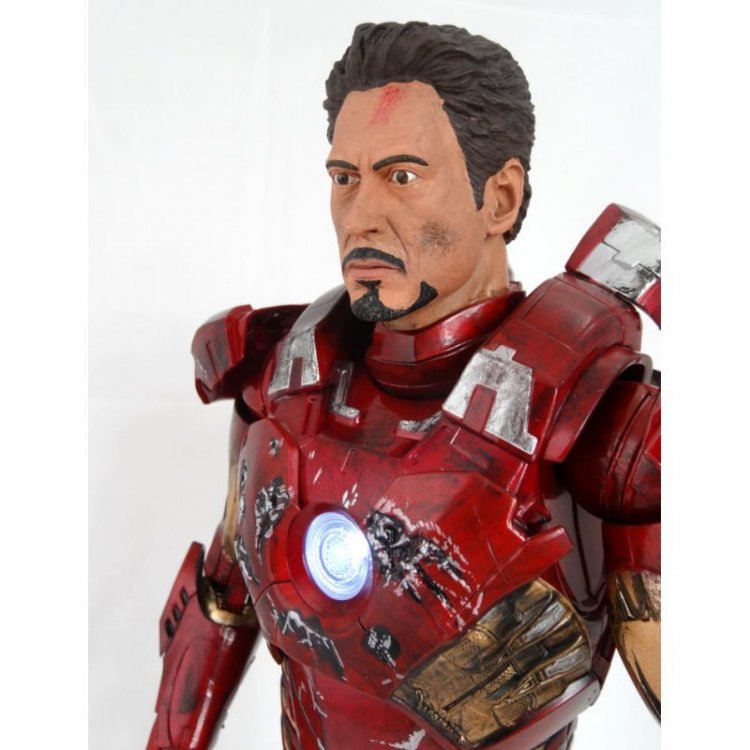 Фігурка Avengers Battle Damaged Iron Man 45 см Action Figure Фігурка Avengers Battle Damaged Iron Man 45 см Action Figure
