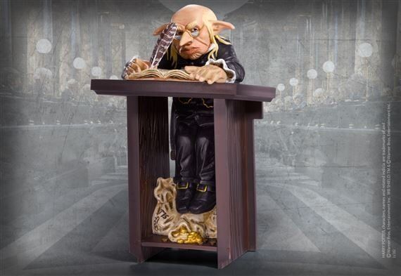 Статуетка Harry Potter Noble Collection - Magical Creatures No. 10 - Gringotts Goblin